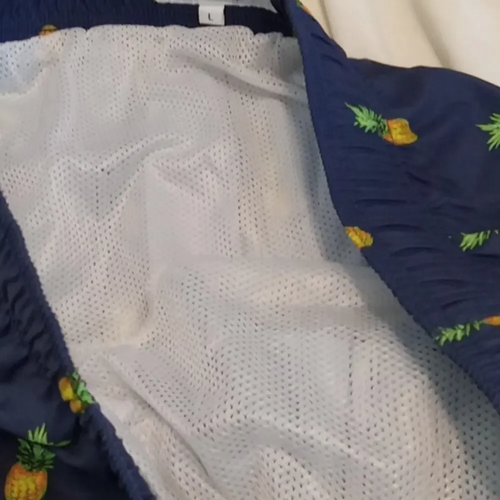 Maamgic Men's Pineapple Swim Trunks. LARGE .Mesh Lined Quick Dry Bathing Suit